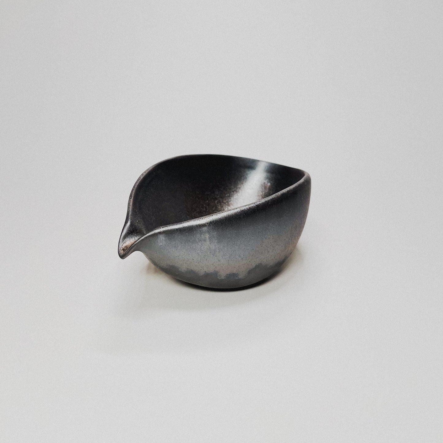 Raindrop Spouted Matcha Bowl