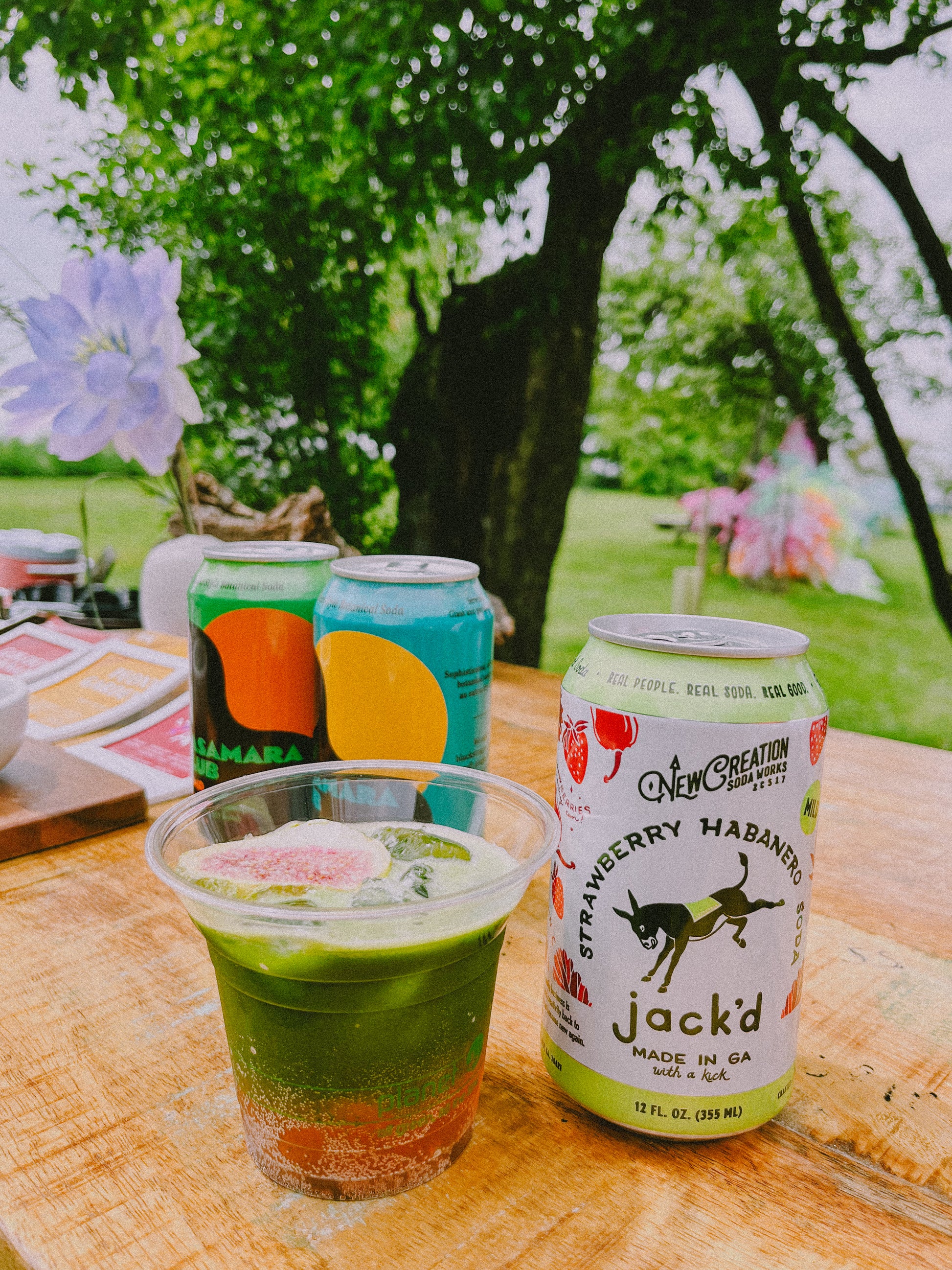 Kakitsubata matcha is great in mixed drinks with your favorite sparkling water or craft soda!